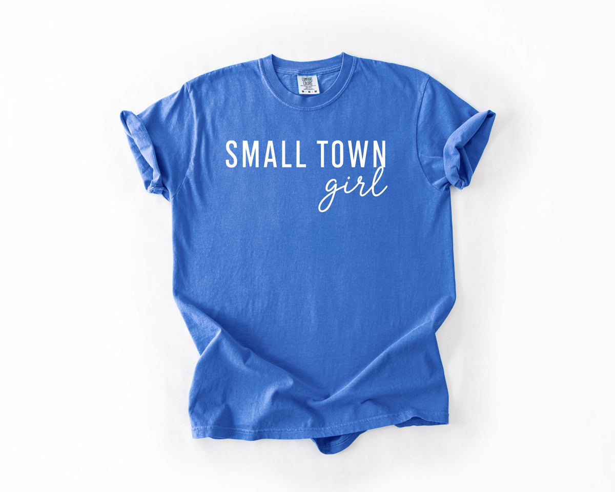 Comfort Colors Graphic Tee | Small Town Girl